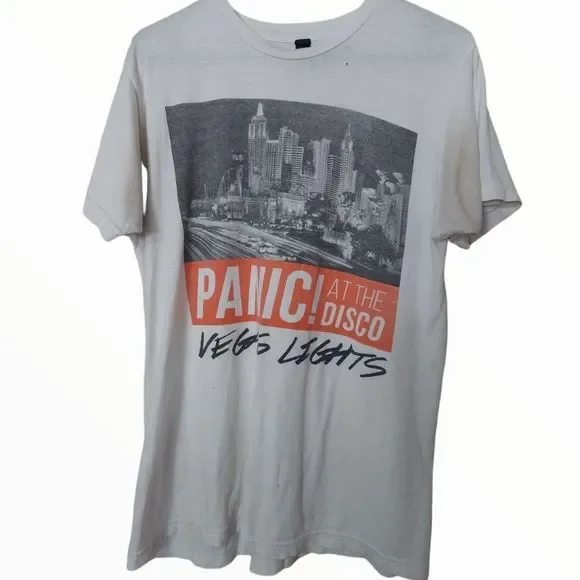 ❤️ Hot Topic Panic at the Disco Vegas Lights Band Tshirt - Picture 2 of 5